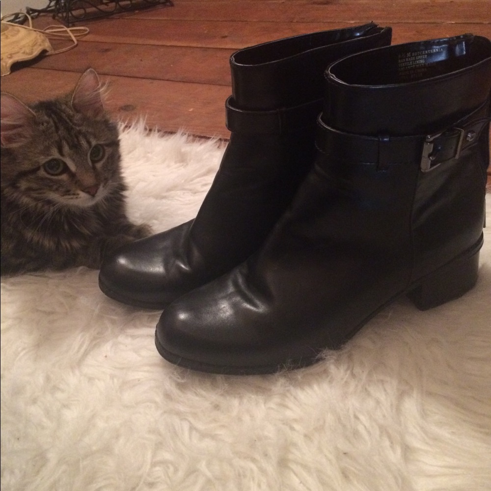 Bandolino Black Leather Ankle Boots